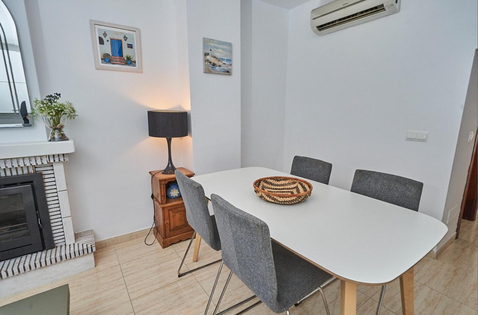 Semesterbostad Pura - Private Jacuzzi & Heated Pool
