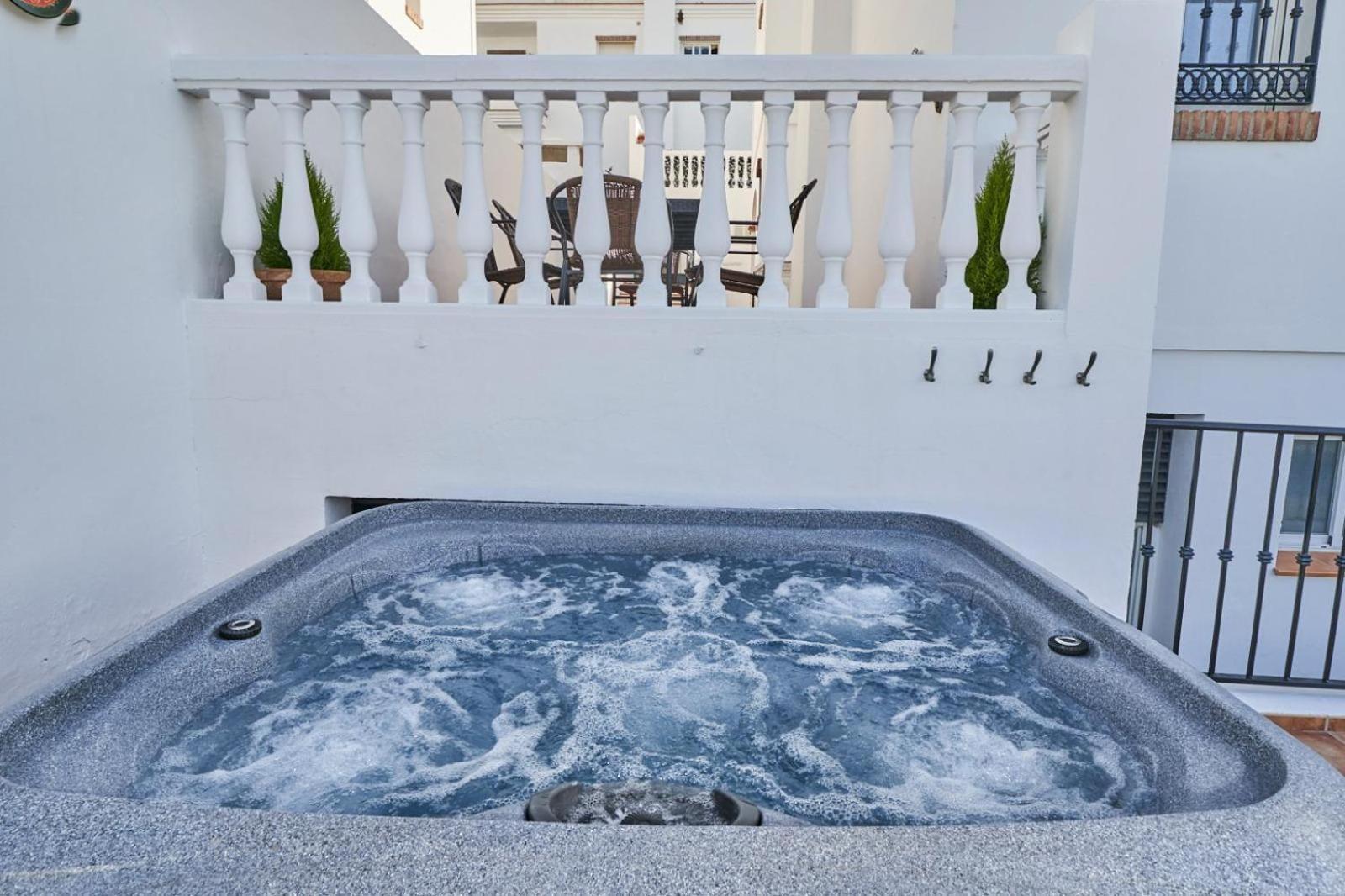 Pura - Private Jacuzzi & Heated Pool Semesterbostad *